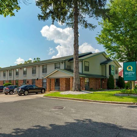 Quality Inn Ли Экстерьер фото