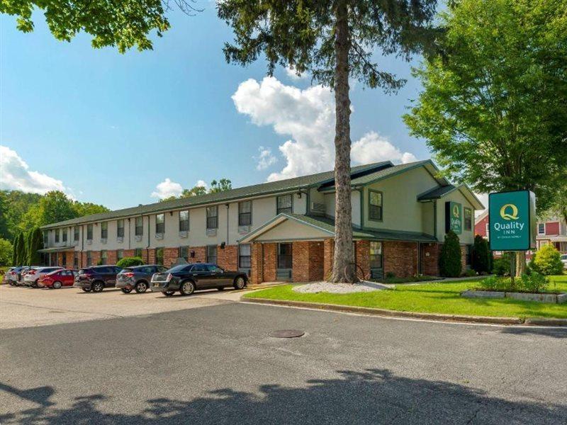 Quality Inn Ли Экстерьер фото