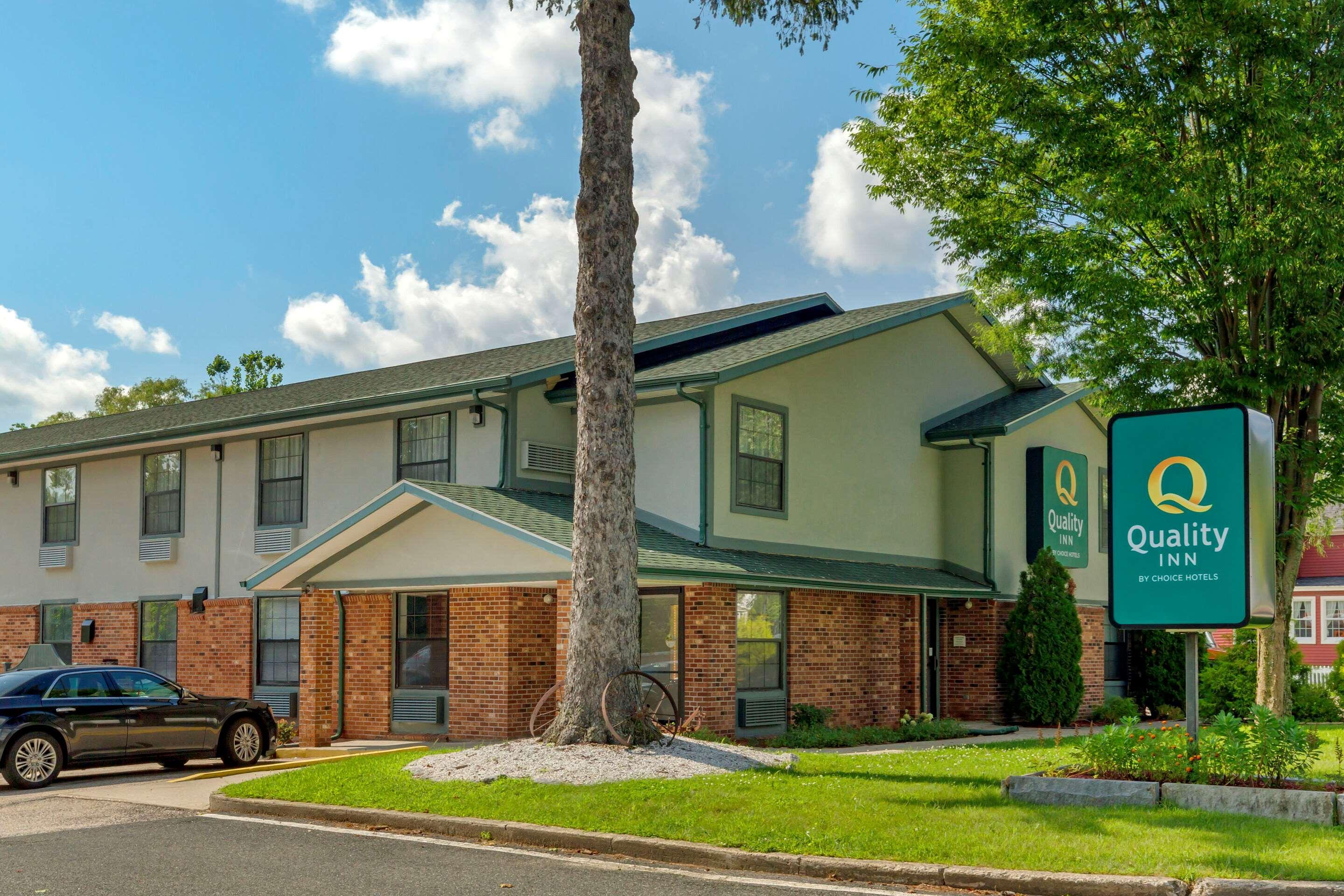 Quality Inn Ли Экстерьер фото